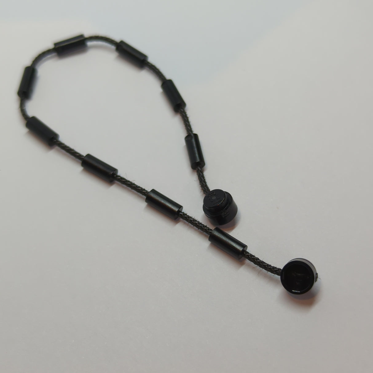 NEU Schnur mit Endnoppen 21L 16,1cm Overall mit Klettergriffen schwarz