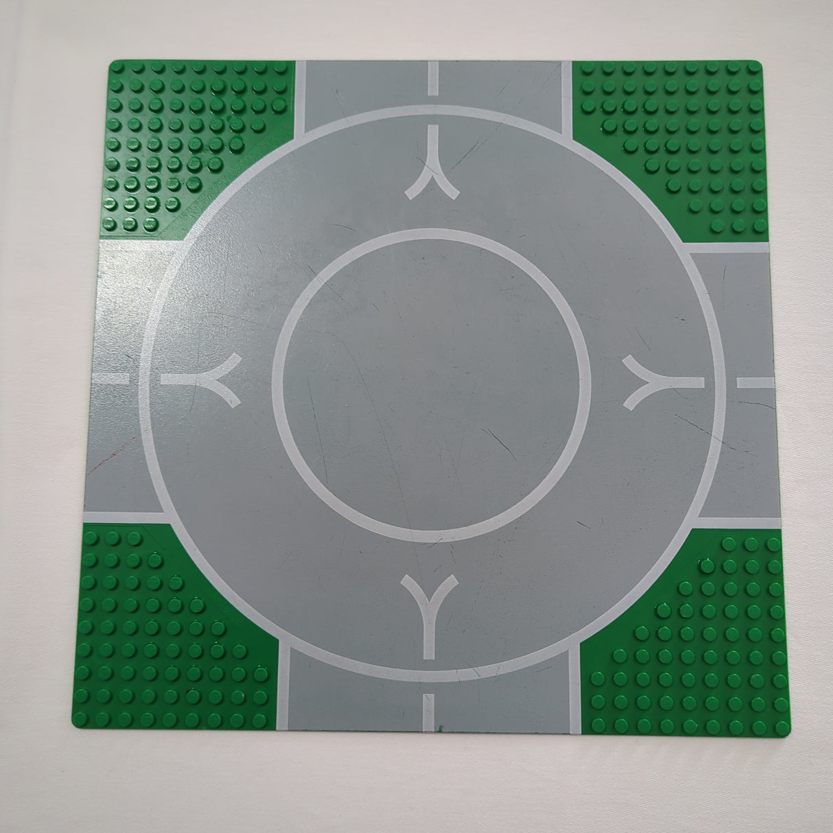32x32 Grundplatte 9 Noppen, Kreisverkehr "V" Druck grün green