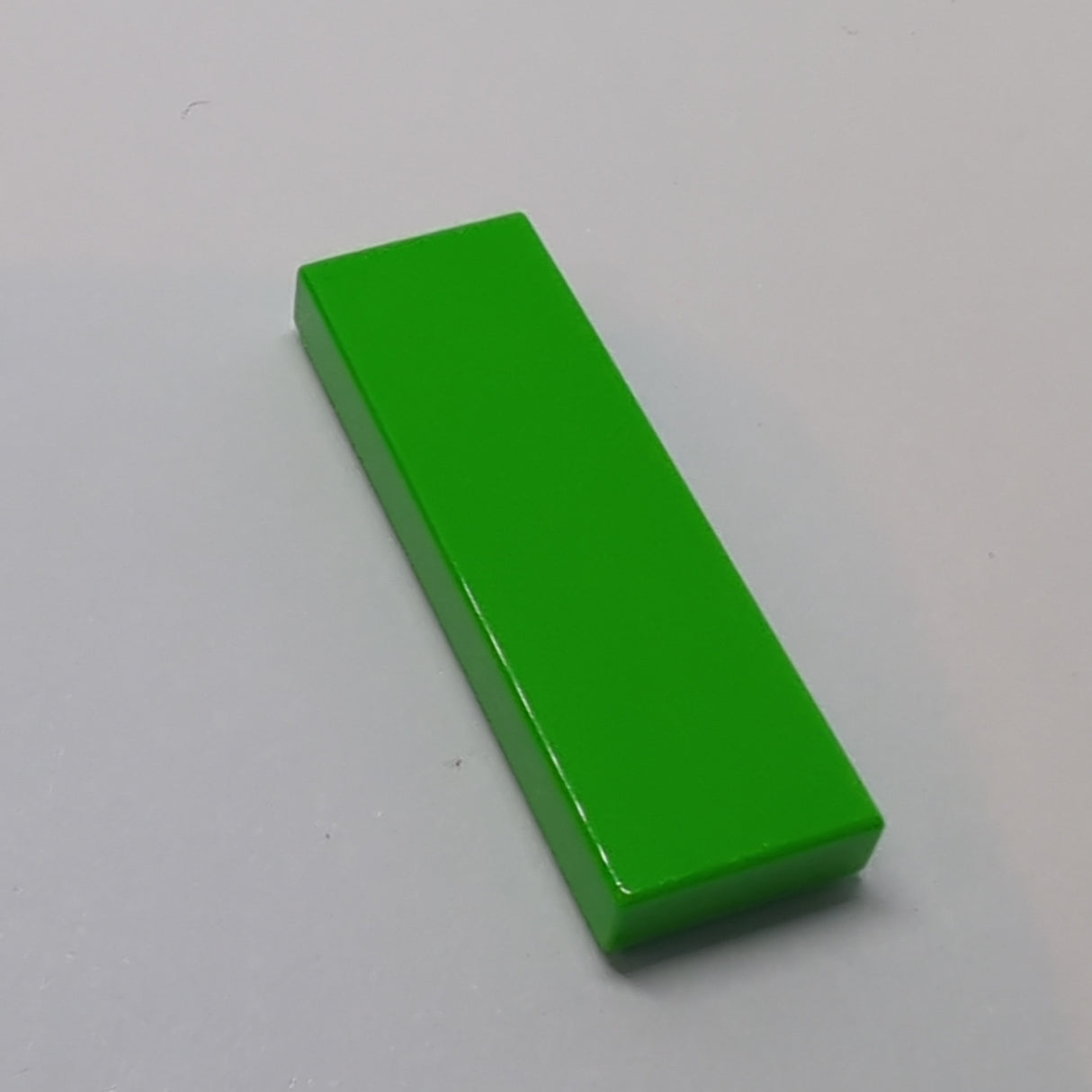 NEU Tile 1x3 mediumgrün bright green