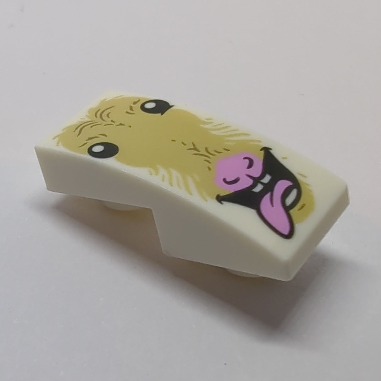 NEU Slope, Curved 2x1x2/3 Inverted with Tan Fur, Eyes, Open Mouth, Bright Pink Tongue and Nose Pattern (Goat Face weiss white