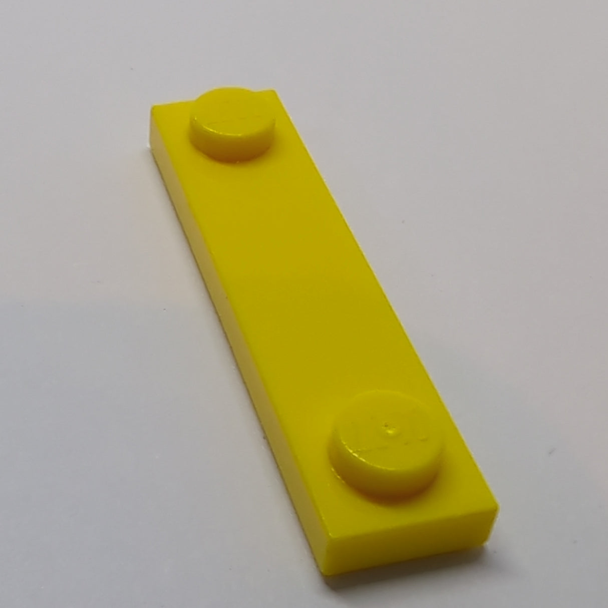 NEU Platte, Modifiziert 1 x 4 mit 2 Noppen mit Rille gelb