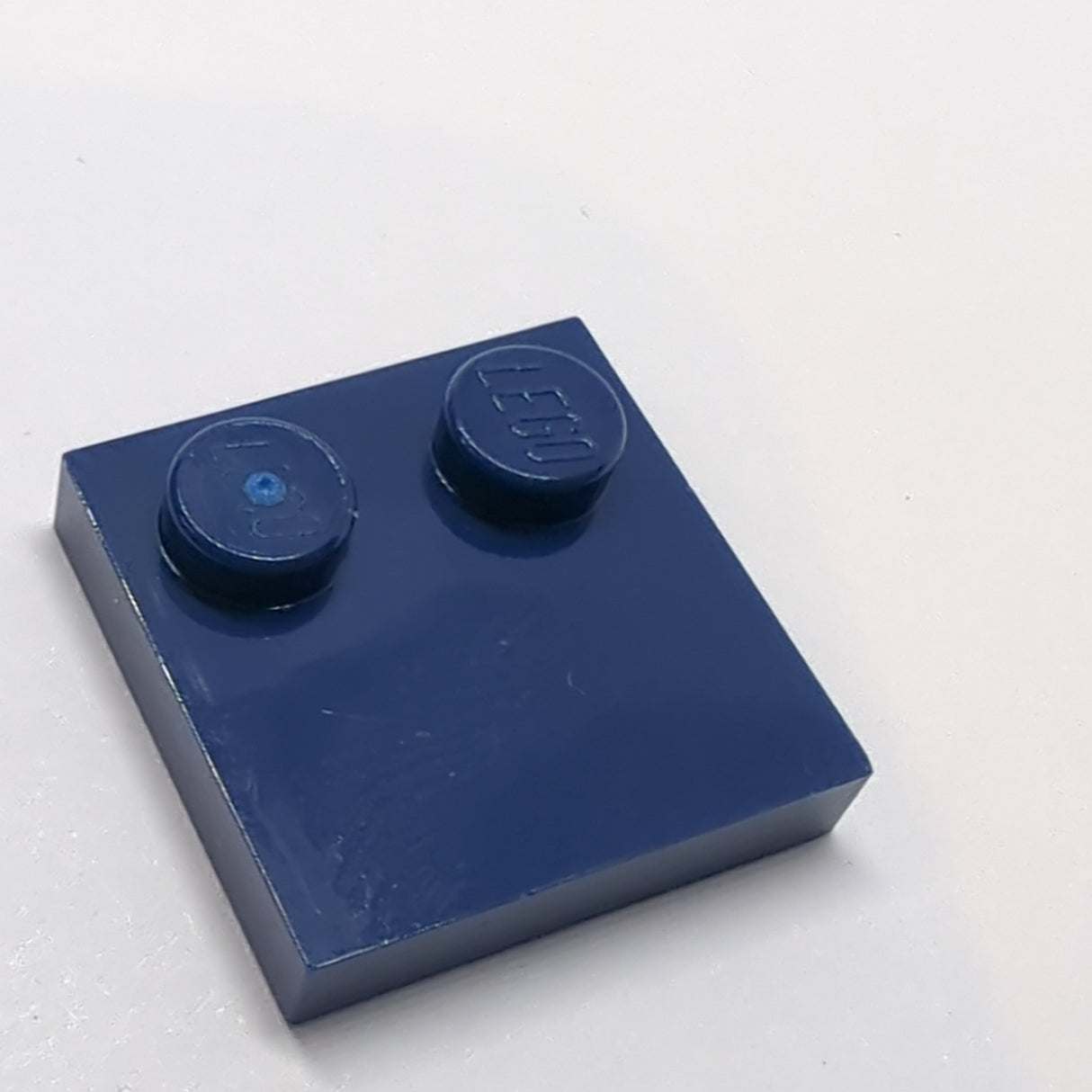 NEU Fliese, Modifiziert 2 x 2 mit Noppen am Rand dunkelblau