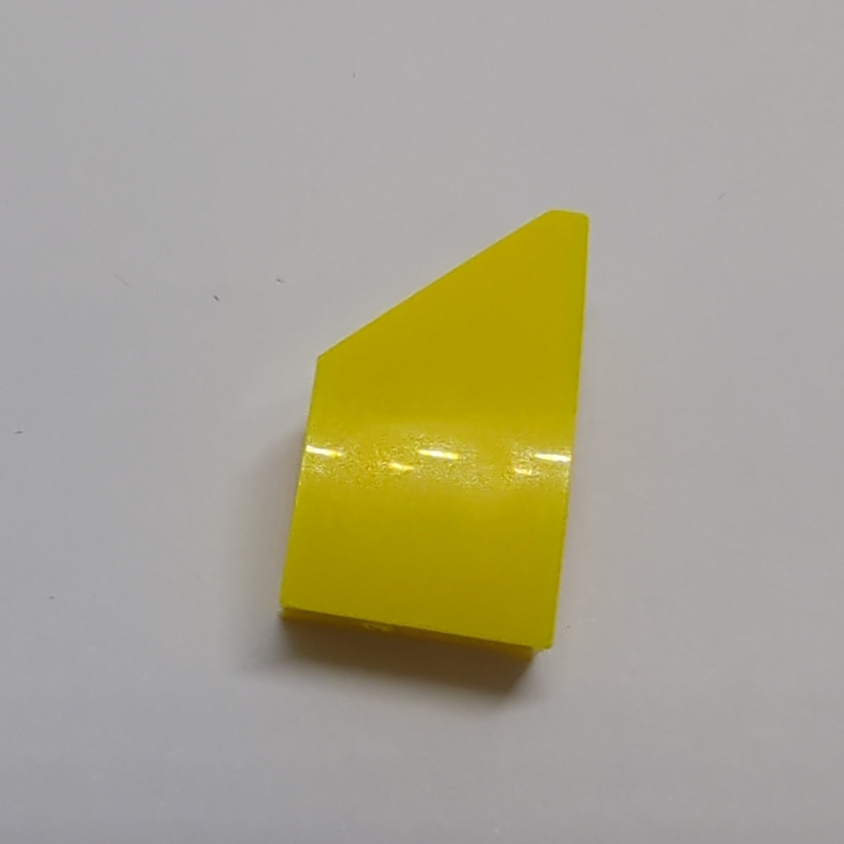 NEU Fliese gebogen Keil 2x1x2/3 Links gelb