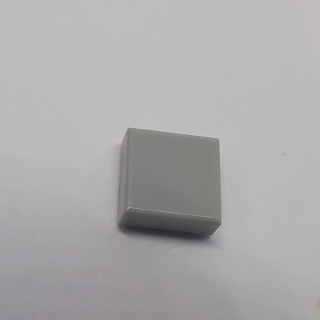 NEU Fliese 1 x 1 neuhellgrau