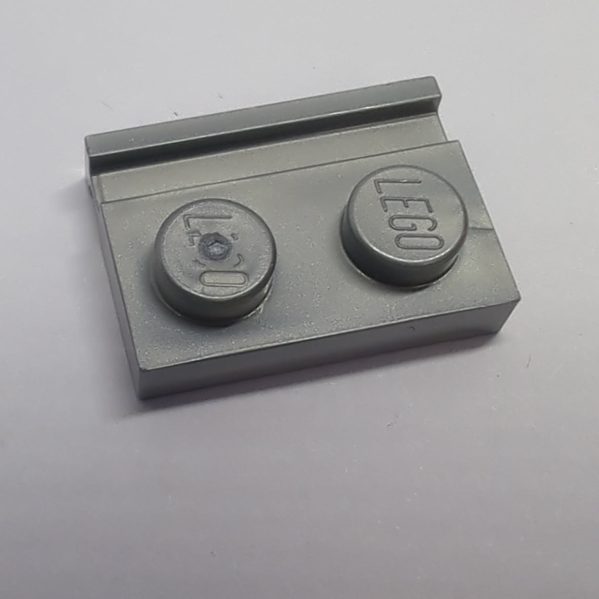 NEU Platte, modifiziert 1 x 2 mit Türschiene pealsilber