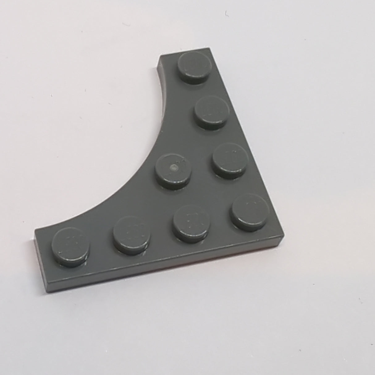 NEU Platte, modifiziert 4 x 4 mit 3 x 3 gebogenem Ausschnitt neudunkelgrau