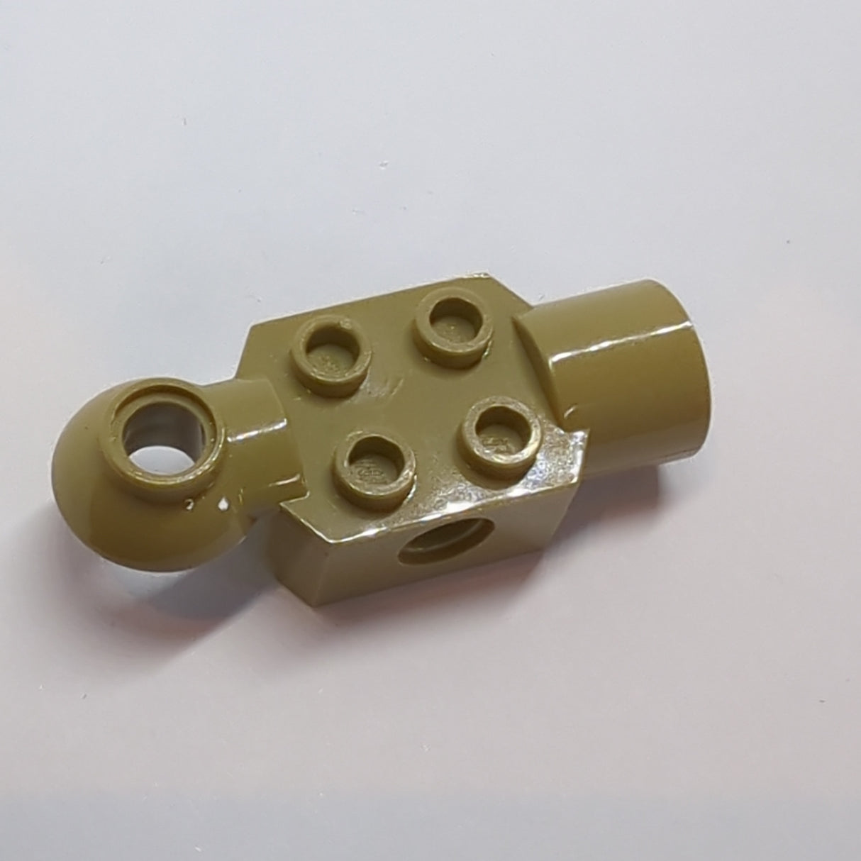 2x2 Technik Stein modifiziert mit Pinloch, Drehgelenkkugel halb (horizontale Oberseite), Drehgelenkpfanne dunkelbeige dark tan