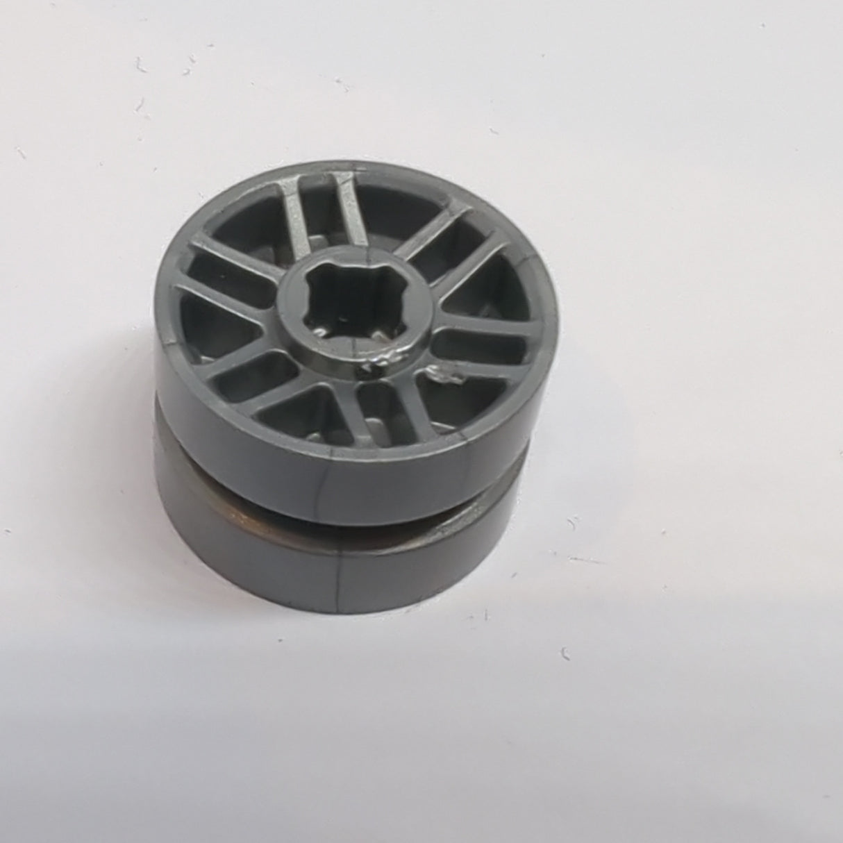 NEU Rad 14mm D. x 9,9mm mit Center Groove, Fake-Schrauben und 6 Doppelspeichen pearlsilber