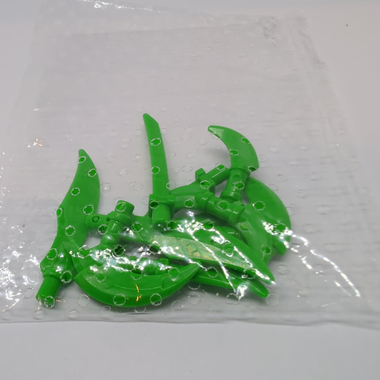 NEU Minifigur, Waffenpackung mit Haken, Messern und Schwertern, 10 im Beutel (Multipack) mediumgrün