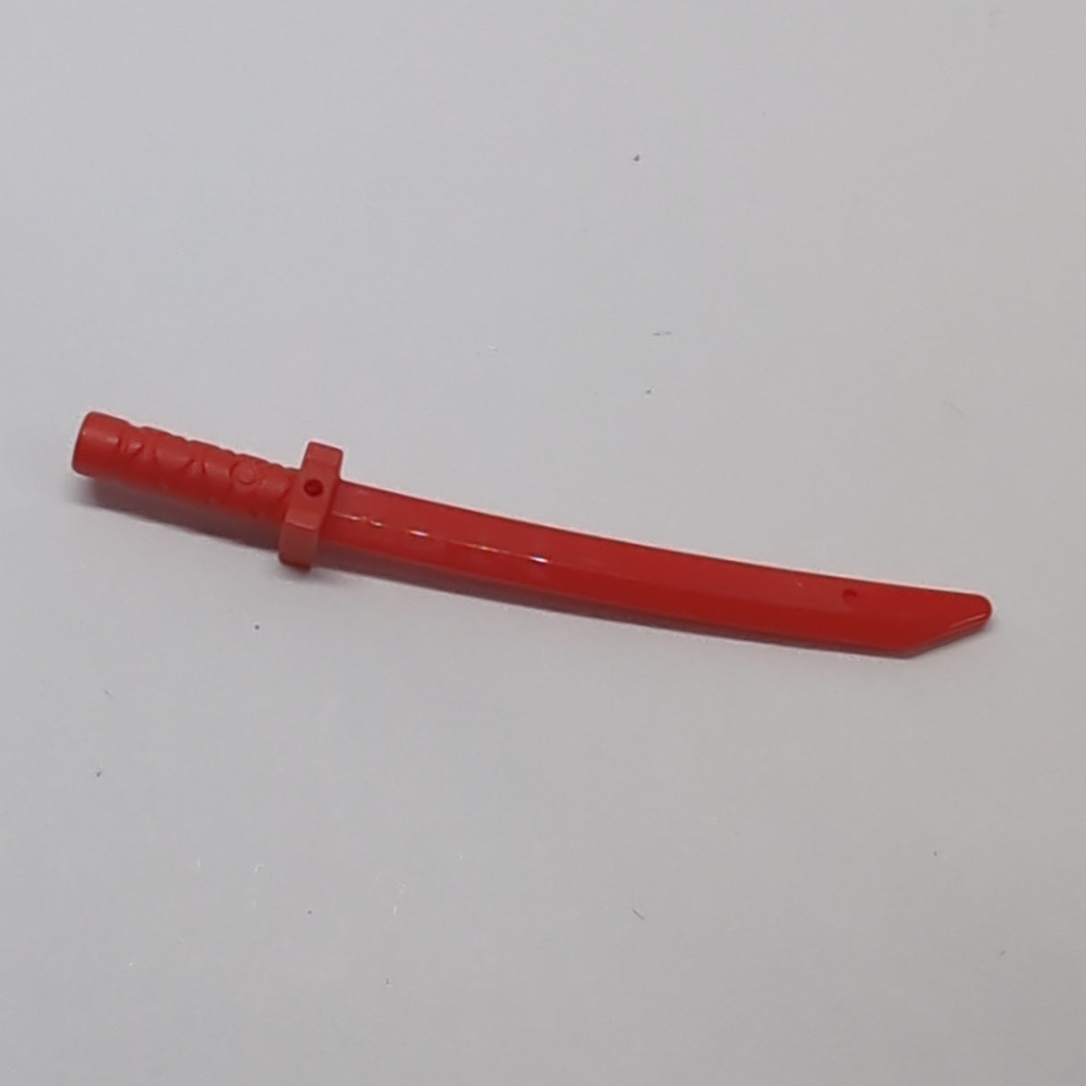 NEU Minifigur, Waffe Schwert Shamshir/Katana mit Kappenknauf und Löchern in Parierstange und Klinge rot
