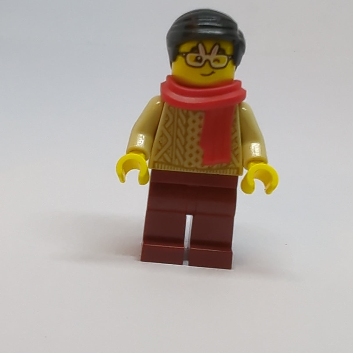 NEU Minifigur chin. Neujahr Parade Zuschauer - mänlich, roter Schal, dunkelrote Beine, Brille hol309