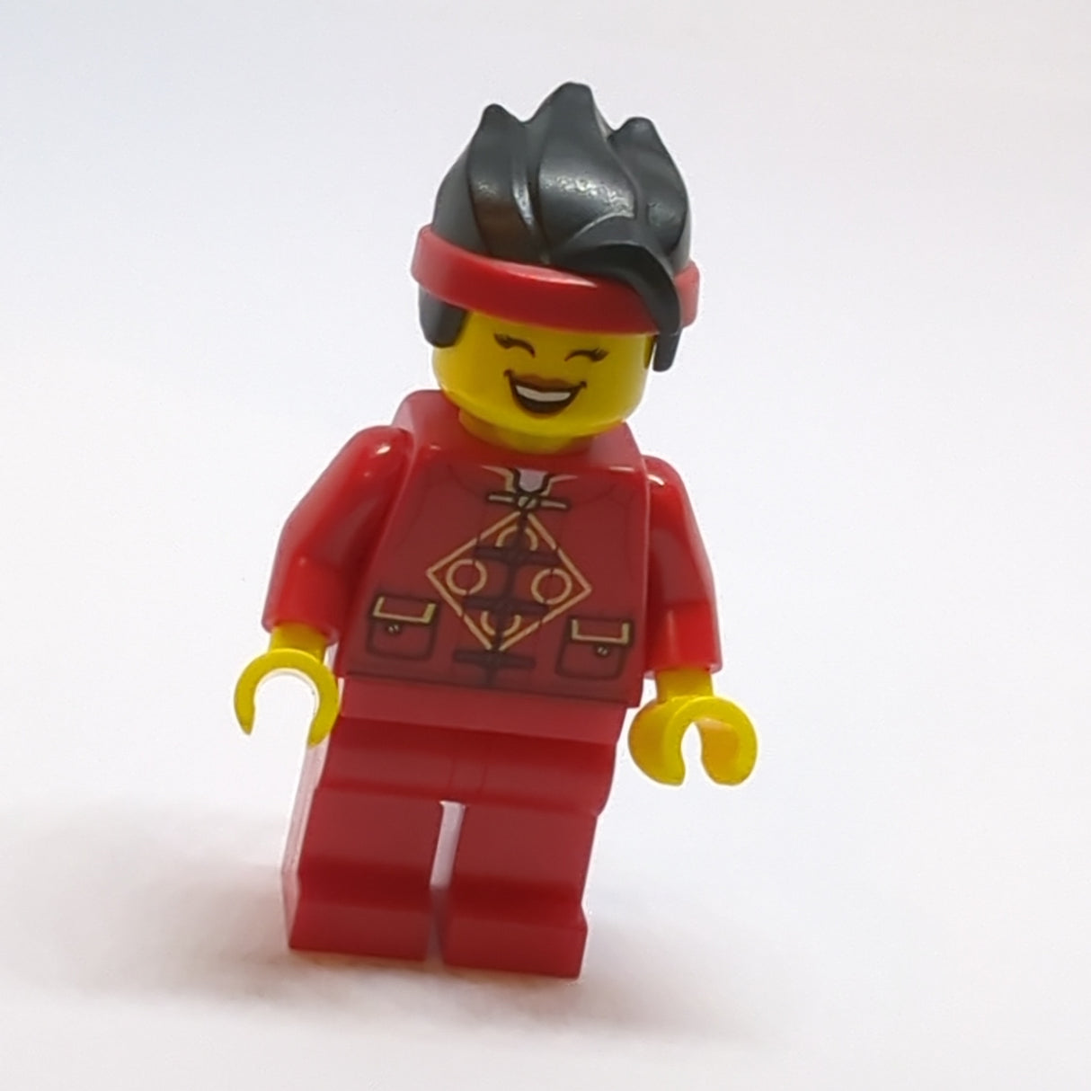 NEU Minifigur chin. Neujahr Teilnehmer - weiblich, rote Beines, schwarze Haare mit Haarband hol318