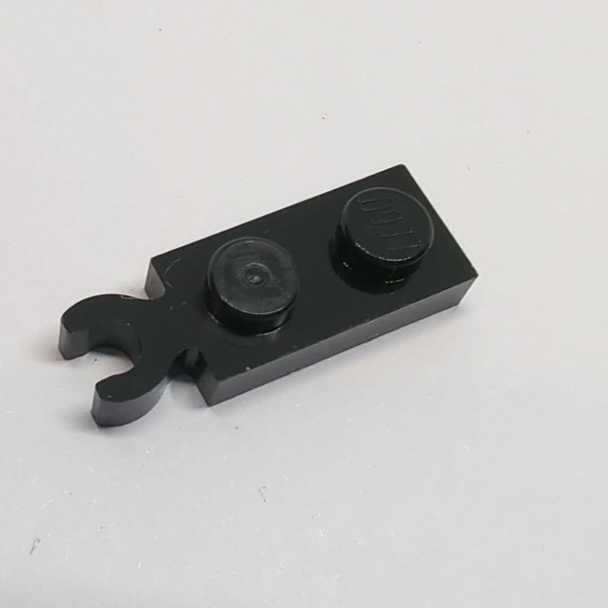 NEU Plate, Modified 1 x 2 with Clip on End (Vertical Grip) schwarz black