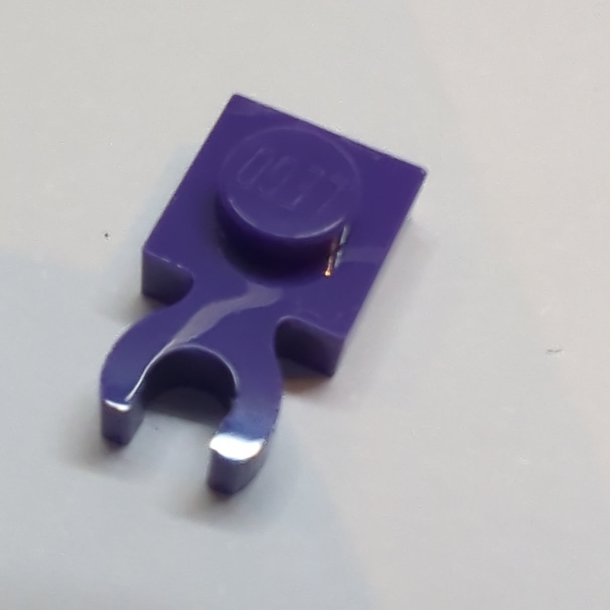 NEU Plate, Modified 1 x 1 with Open O Clip (Horizontal Grip) lila dark purple