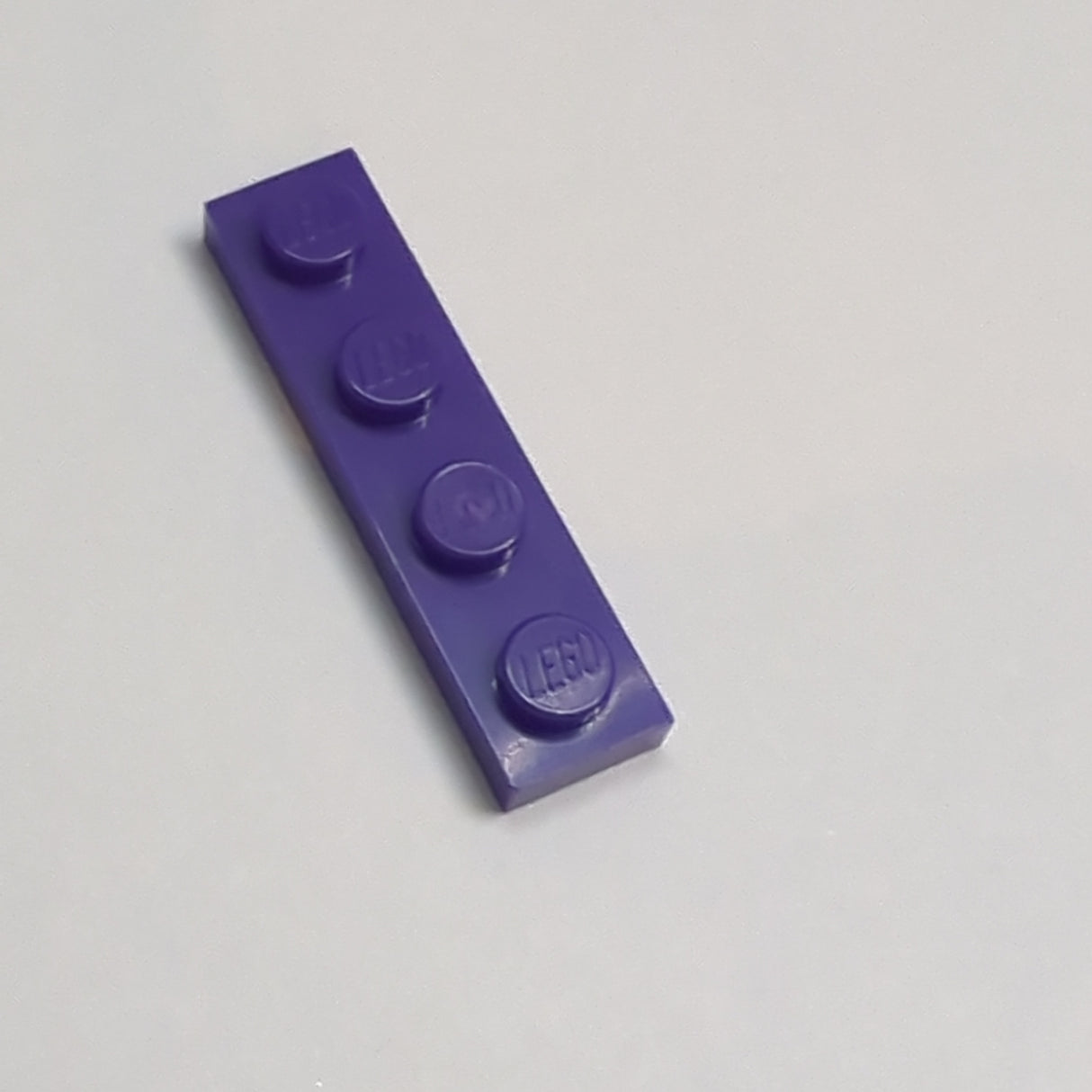 NEU Platte 1 x 4 lila