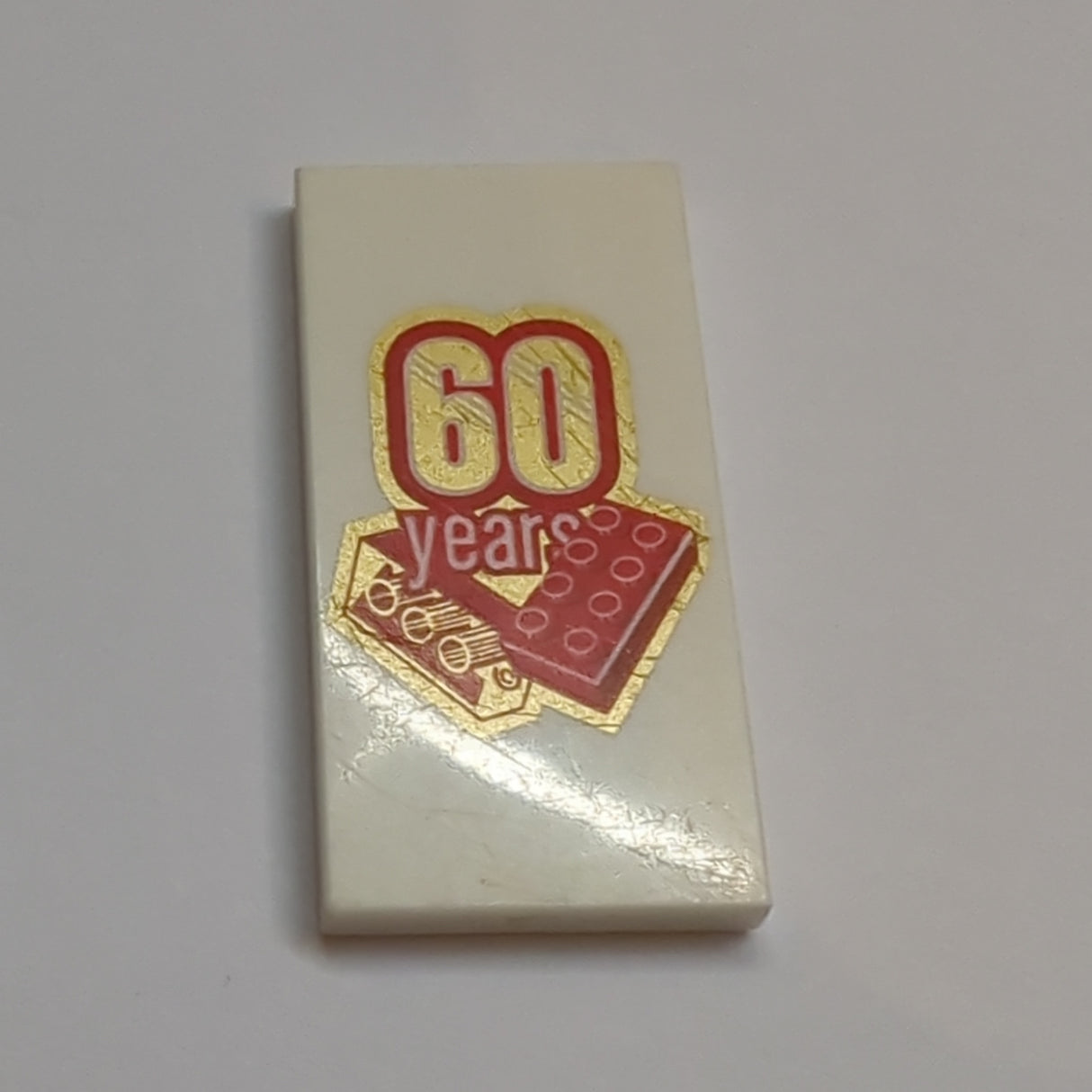 2x4 Fliese bedruckt with Gold and Red '60 years' and 2 x 4 Bricks Pattern weiß white
