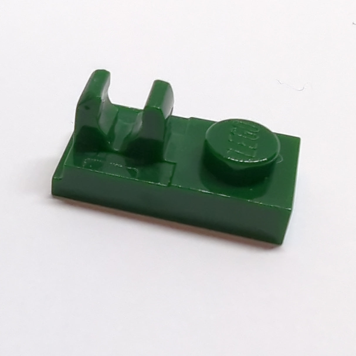 1x2 modifizierte Platte mit Clip oben, mit Schlitz dunkelgrün dark green