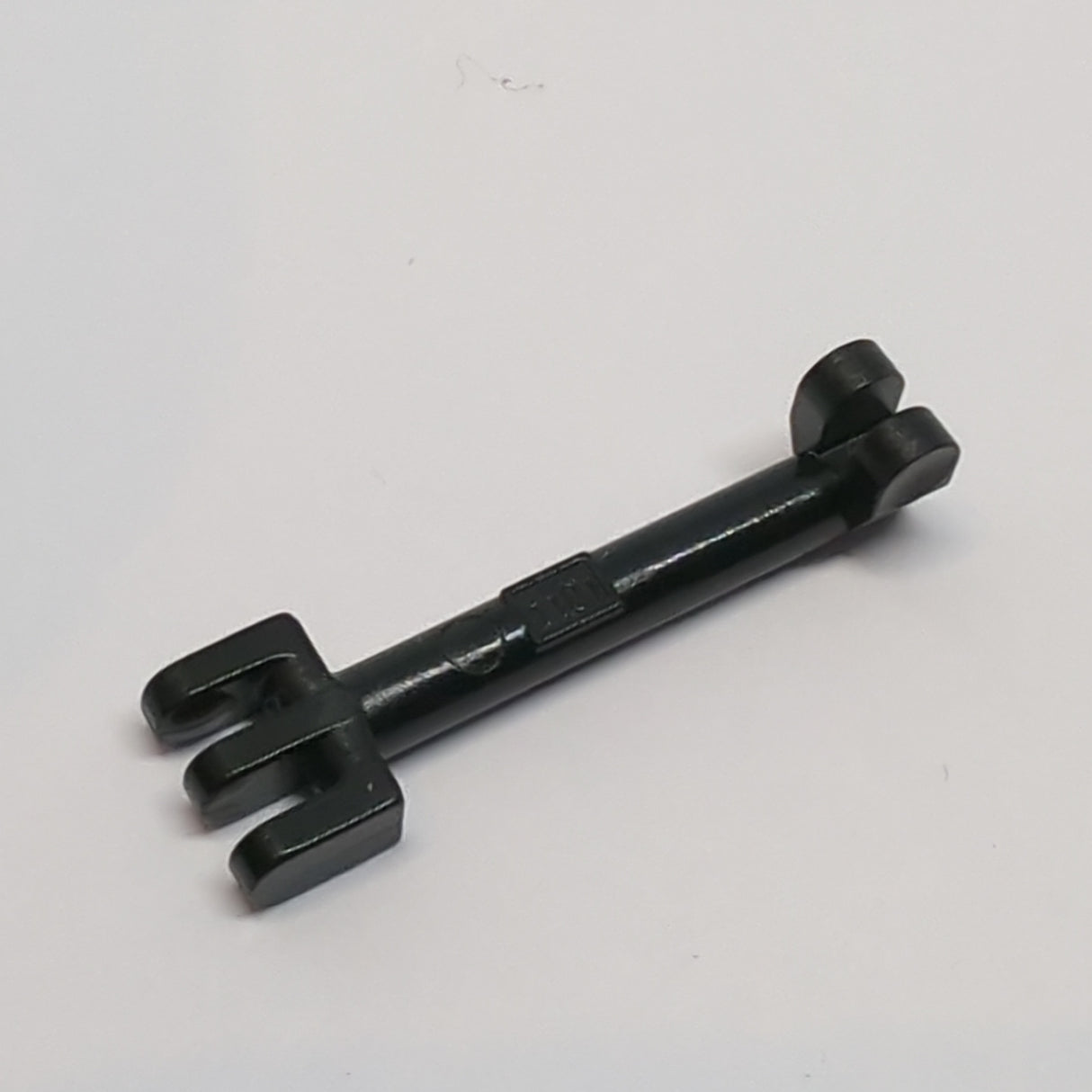 Scharnierstange 2,5L mit 2 und 3 Fingern an den Enden (Pantographenschuhhalter) schwarz black