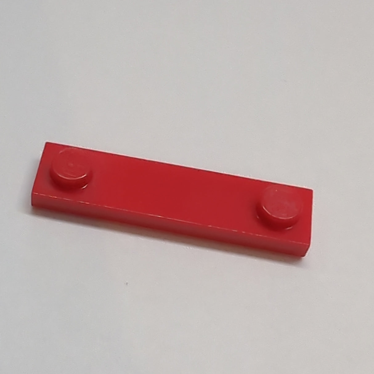 NEU Platte, Modifiziert 1 x 4 mit 2 Noppen mit Rille rot