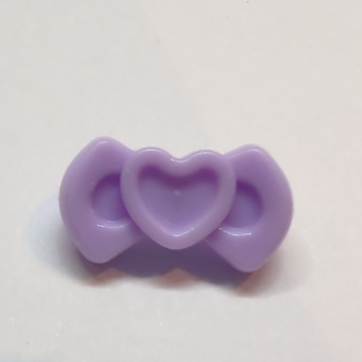 Friends Schleife mit Herz und kleinem Pin, helllavendel lavender