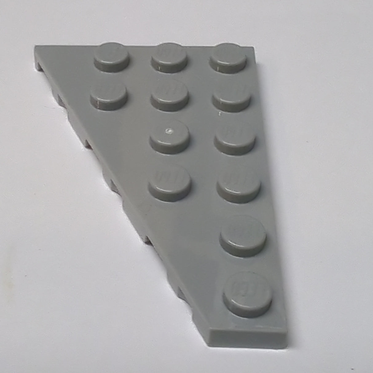 NEU Keilplatte 6 x 4 rechts neuhellgrau