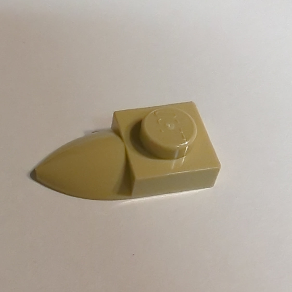 NEU Platte modifiziert 1 x 1 mit Zahn horizontal beige
