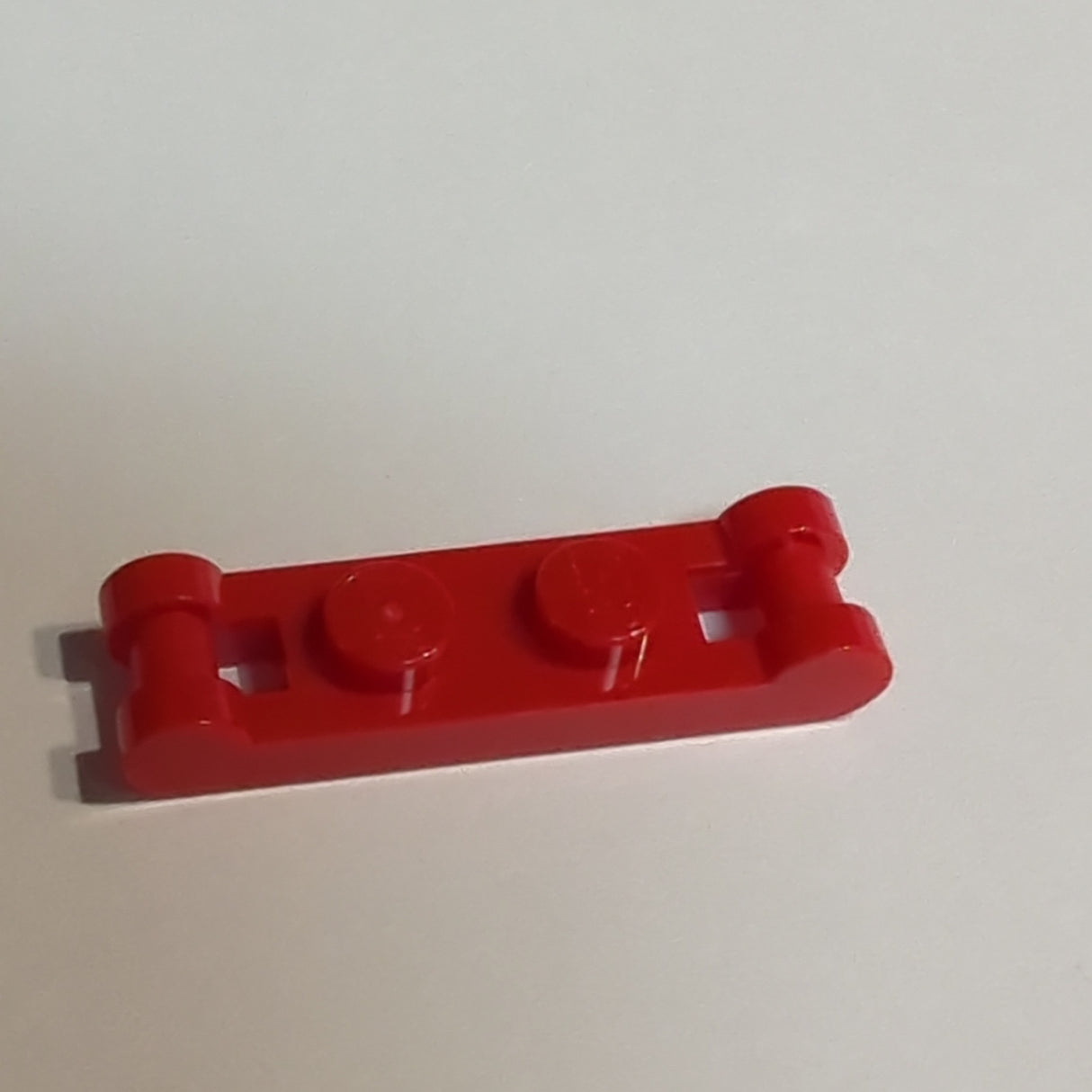 NEU Platte, modifiziert 1 x 2 mit Griffen an beiden Seiten rot