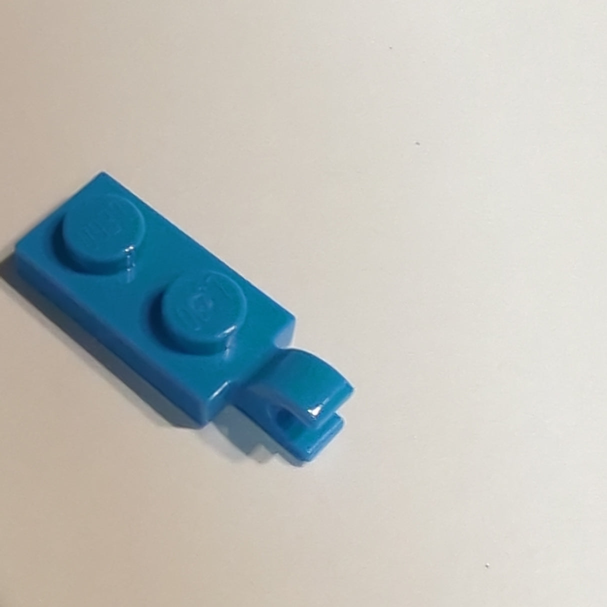 NEU Plate, Modified 1 x 2 with Clip on End (Horizontal Grip) dunkelazur dark azure