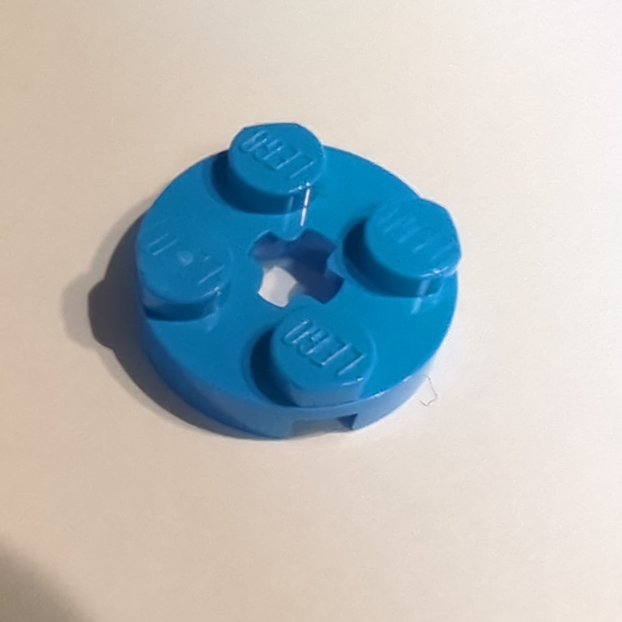 NEU Platte, rund 2 x 2 mit Achsloch dunkelazur