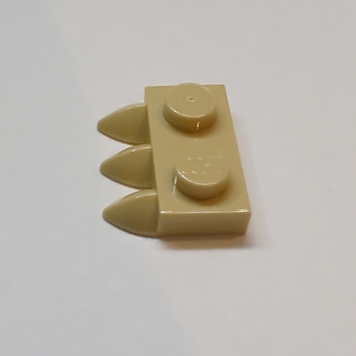 NEU Platte, modifiziert 1 x 2 mit 3 Zähnen beige