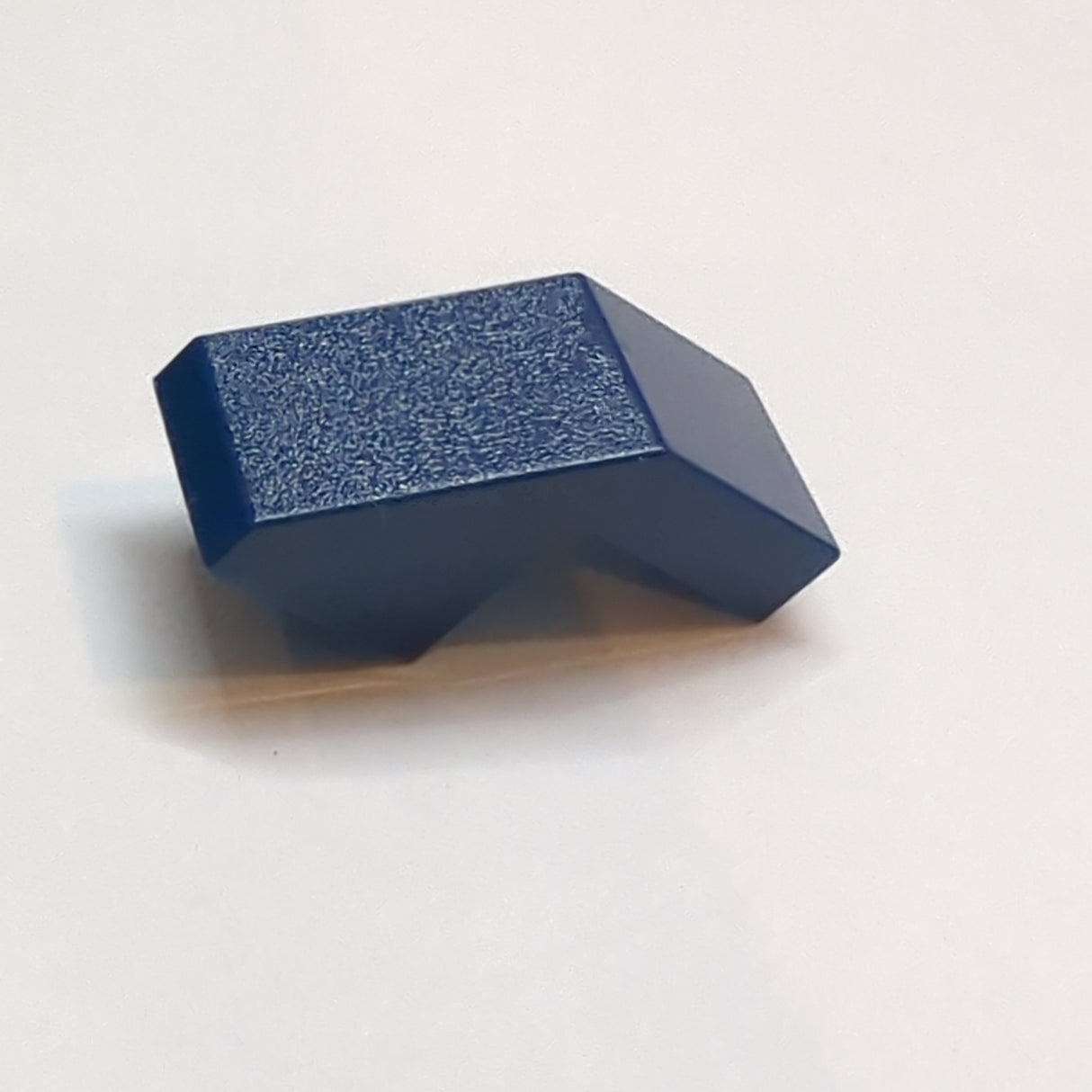 NEU Schrägstein 45° 2 x 1 mit Ausschnitt dunkelblau