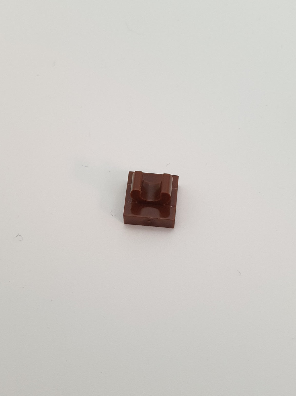 NEU Fliese, modifiziert 1x1 mit offenem O-Clip neubraun