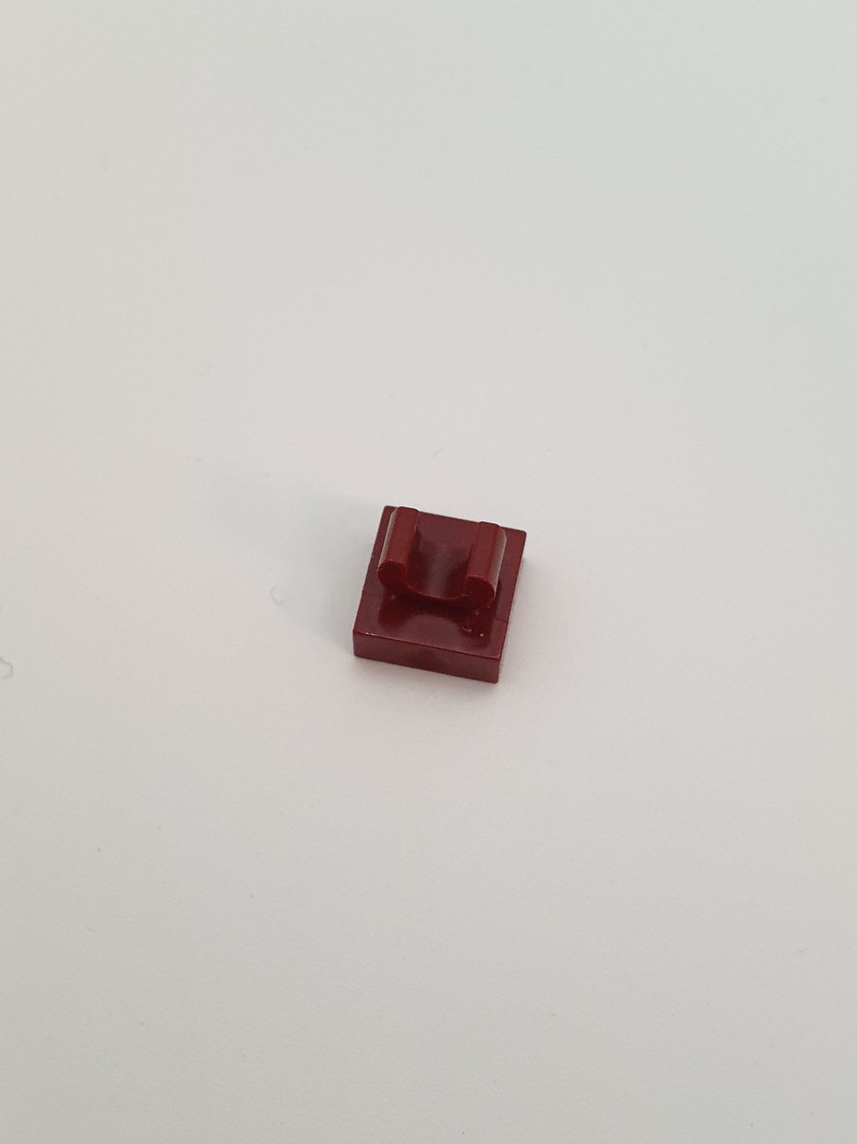 NEU Fliese, modifiziert 1x1 mit offenem O-Clip dunkelrot