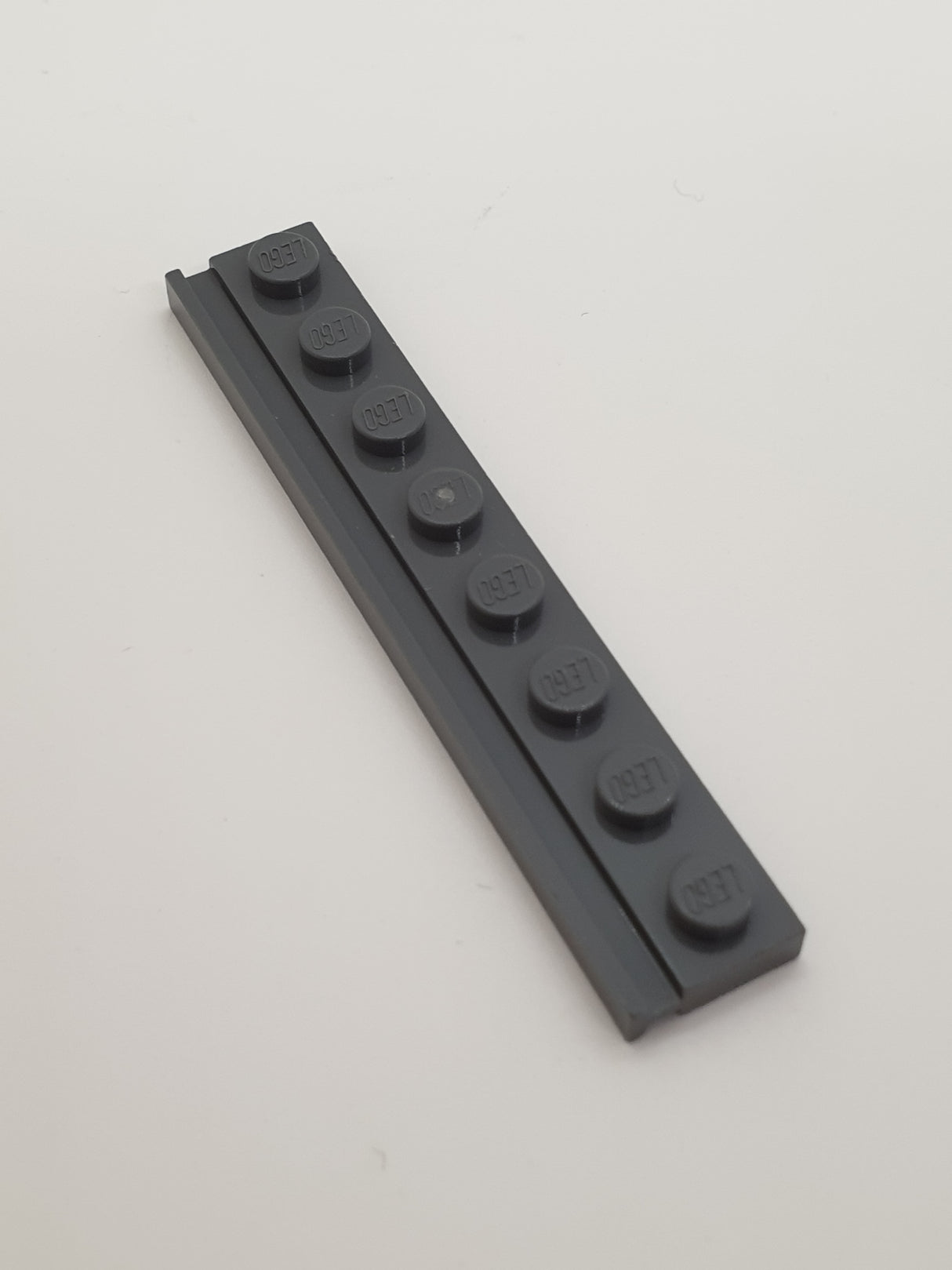 NEU Platte, modifiziert 1 x 8 mit Türschiene neudunkelgrau