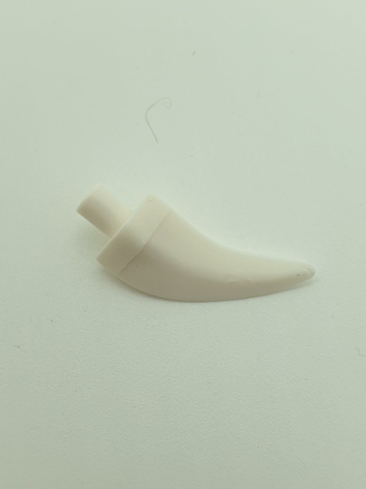 NEU Hornspitze / Zahn groß (Helm Horn) medium weiß