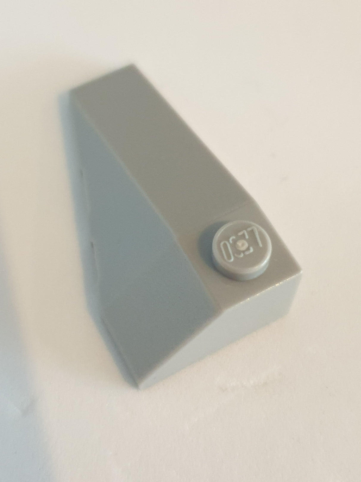 NEU Keilstein 4 x 2 links neuhellgrau