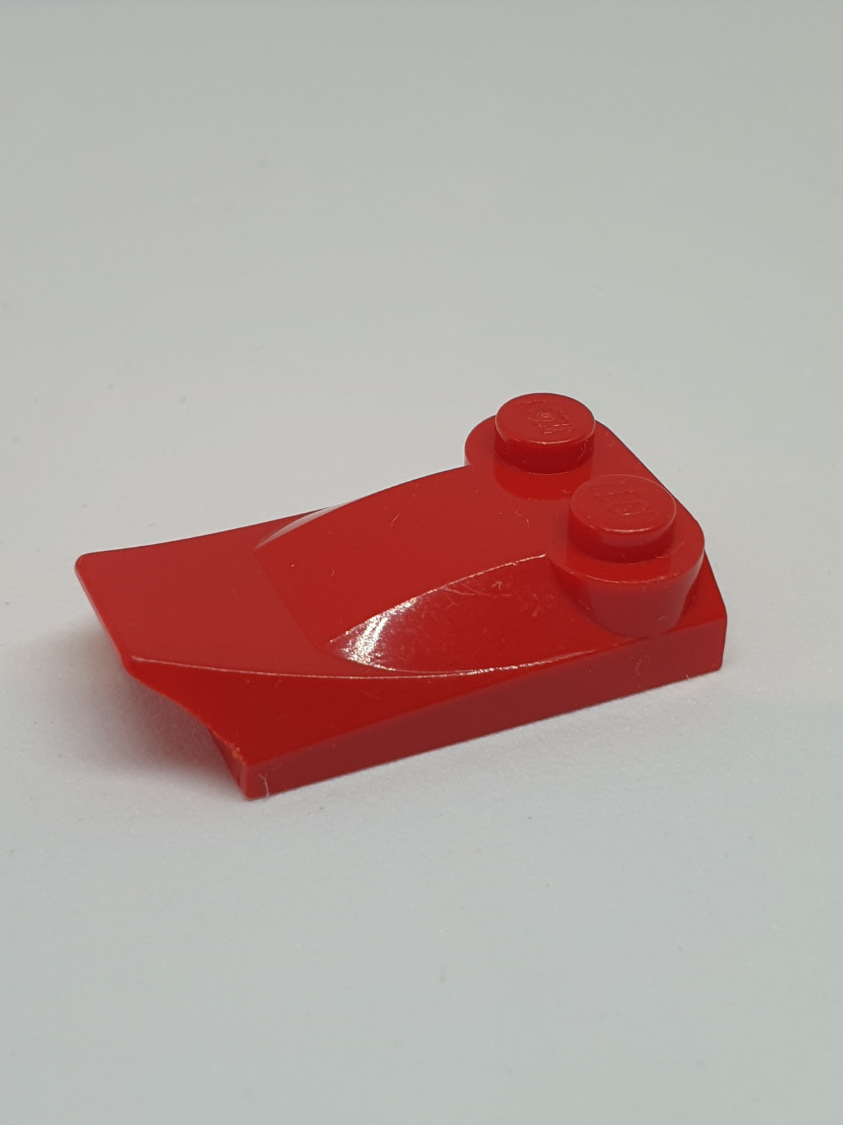 NEU Dachstein gebogen 3 x 2 x 2/3 mit 2 Noppen, Flügelende rot