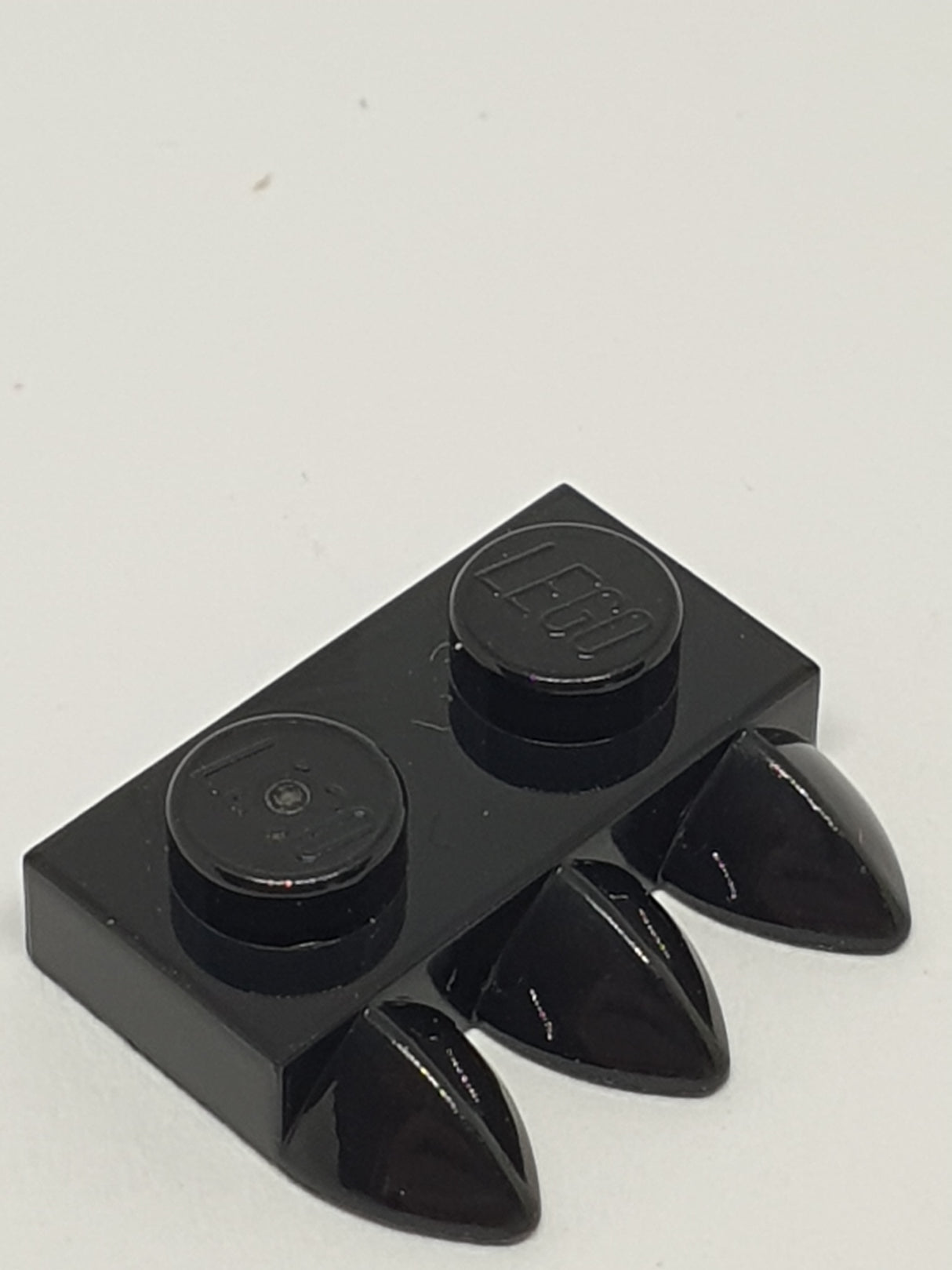 NEU Platte, modifiziert 1 x 2 mit 3 Zähnen schwarz