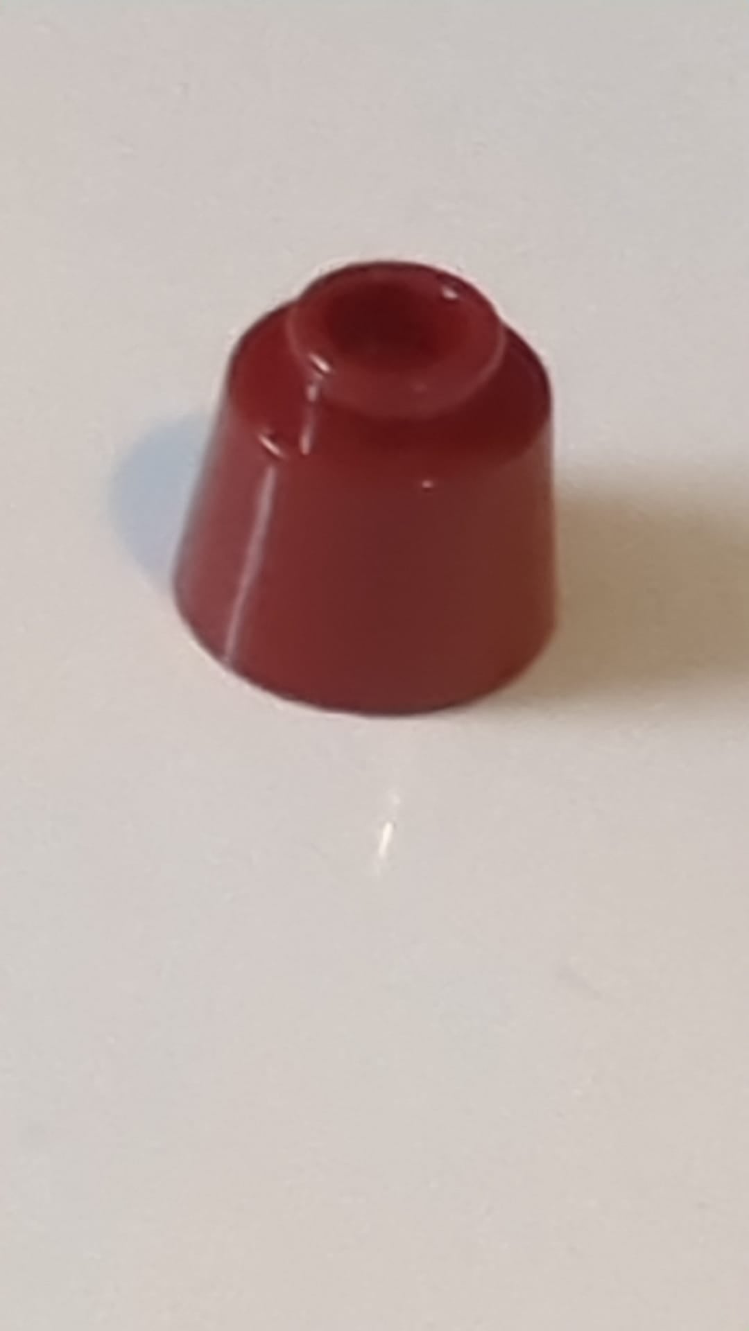 1 1/6x1 1/6x2/3 Kegel „Fez“ dunkelrot