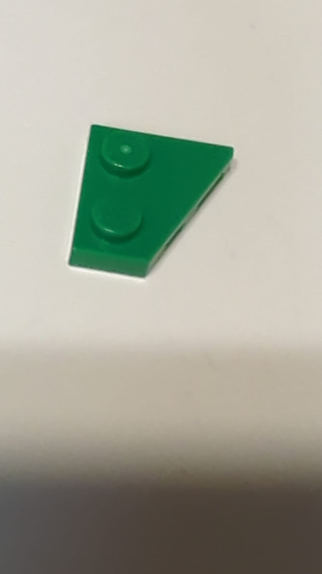 NEU 2 x 2 Keilplatte links grün