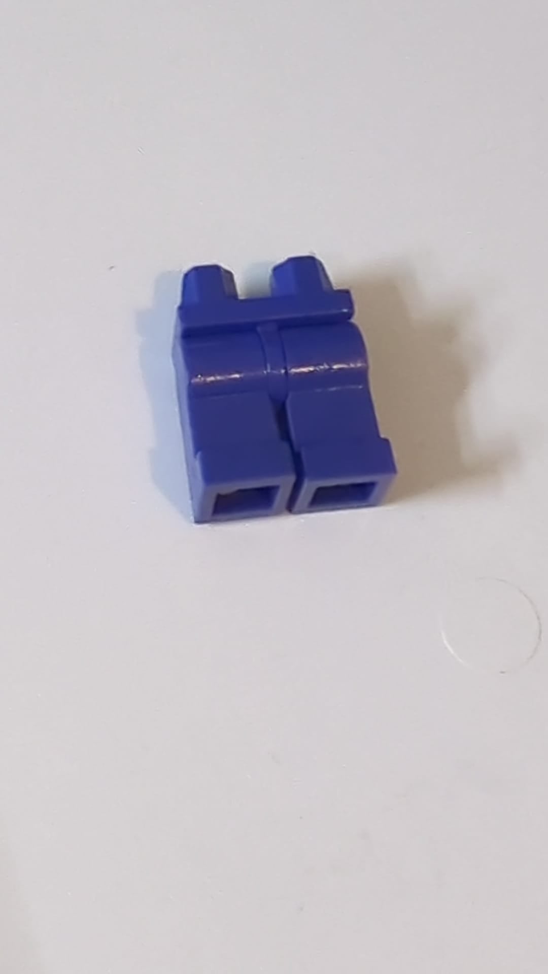 Schlichte Hüften und Beine violett