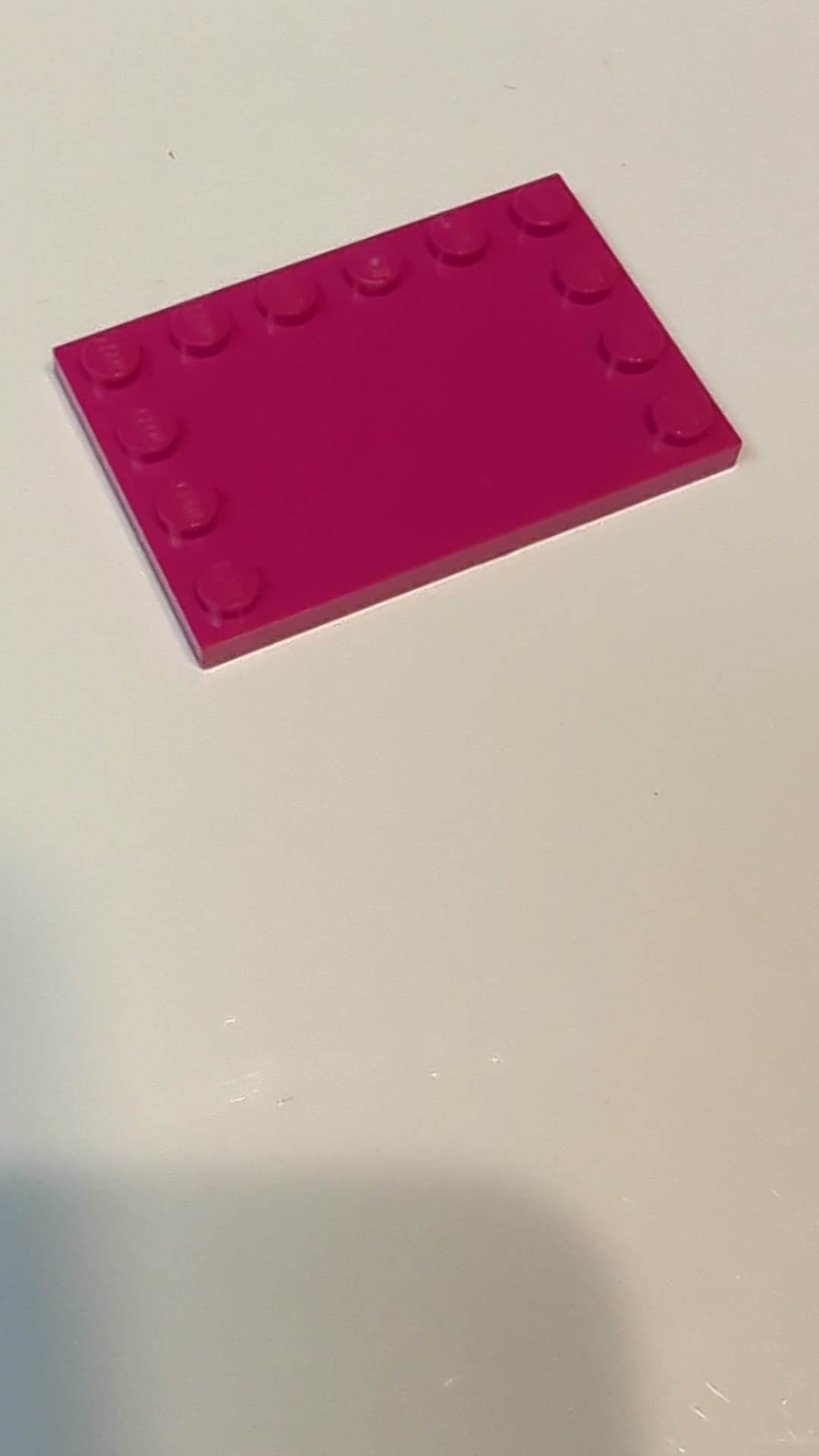 4x6 Fliese modifiziert mit Noppen auf Ecken magenta