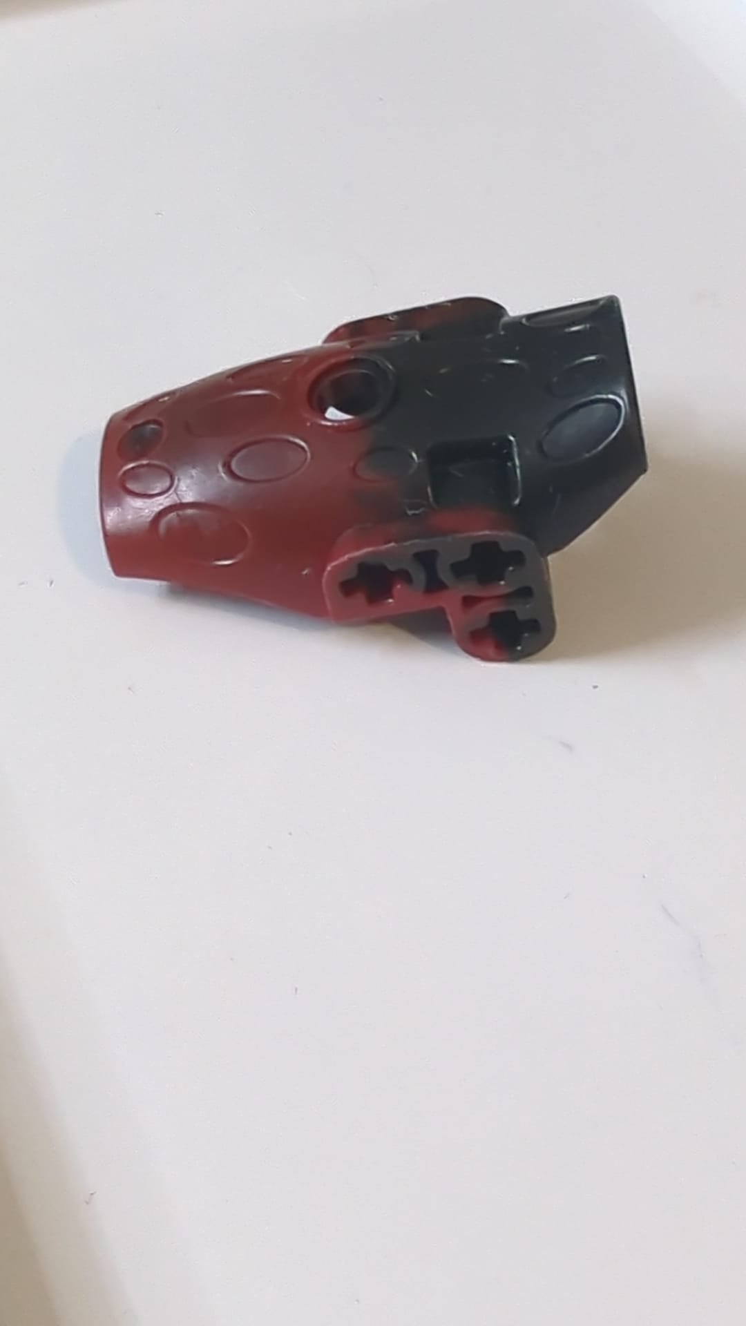 Bionicle Hydra Rückenplatte mit marmoriertem schwarzem Muster dunkelrot