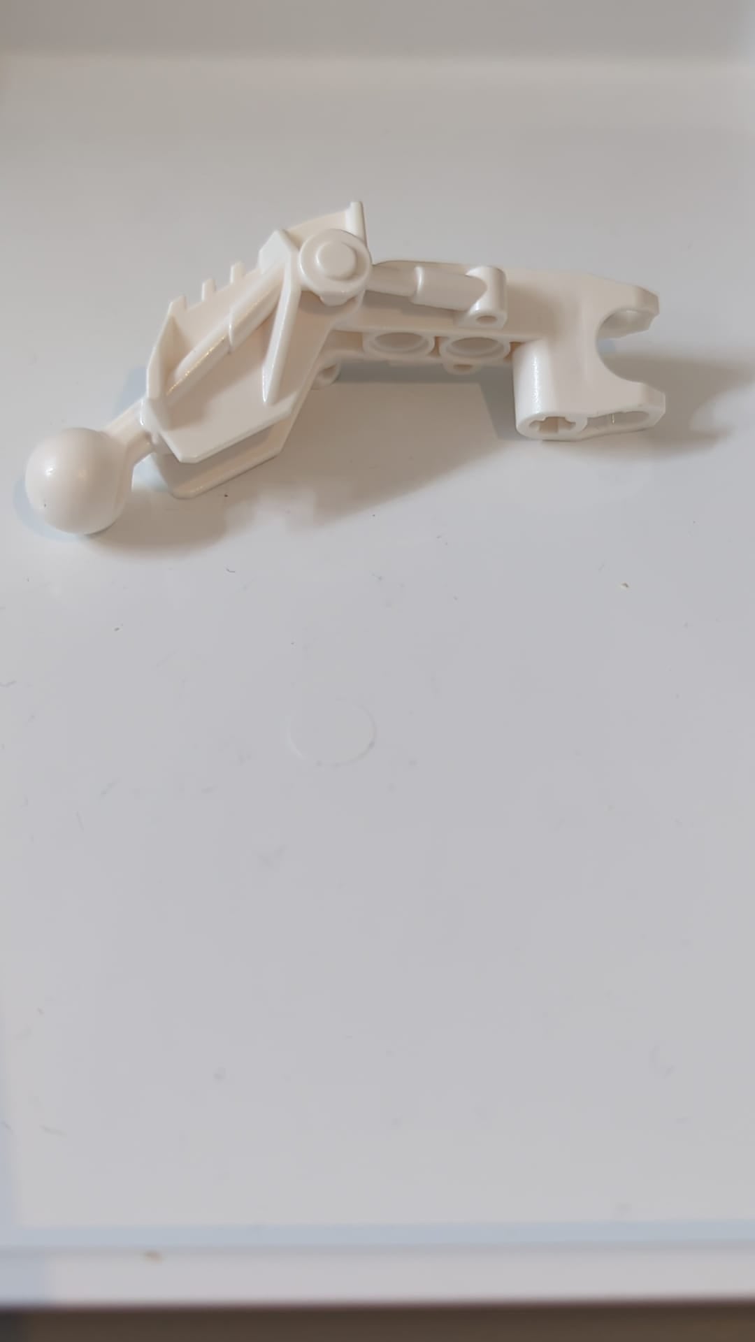Bionicle Av-Matoran Beinsegment mit Kugelgelenk und Kugelpfanne weiß