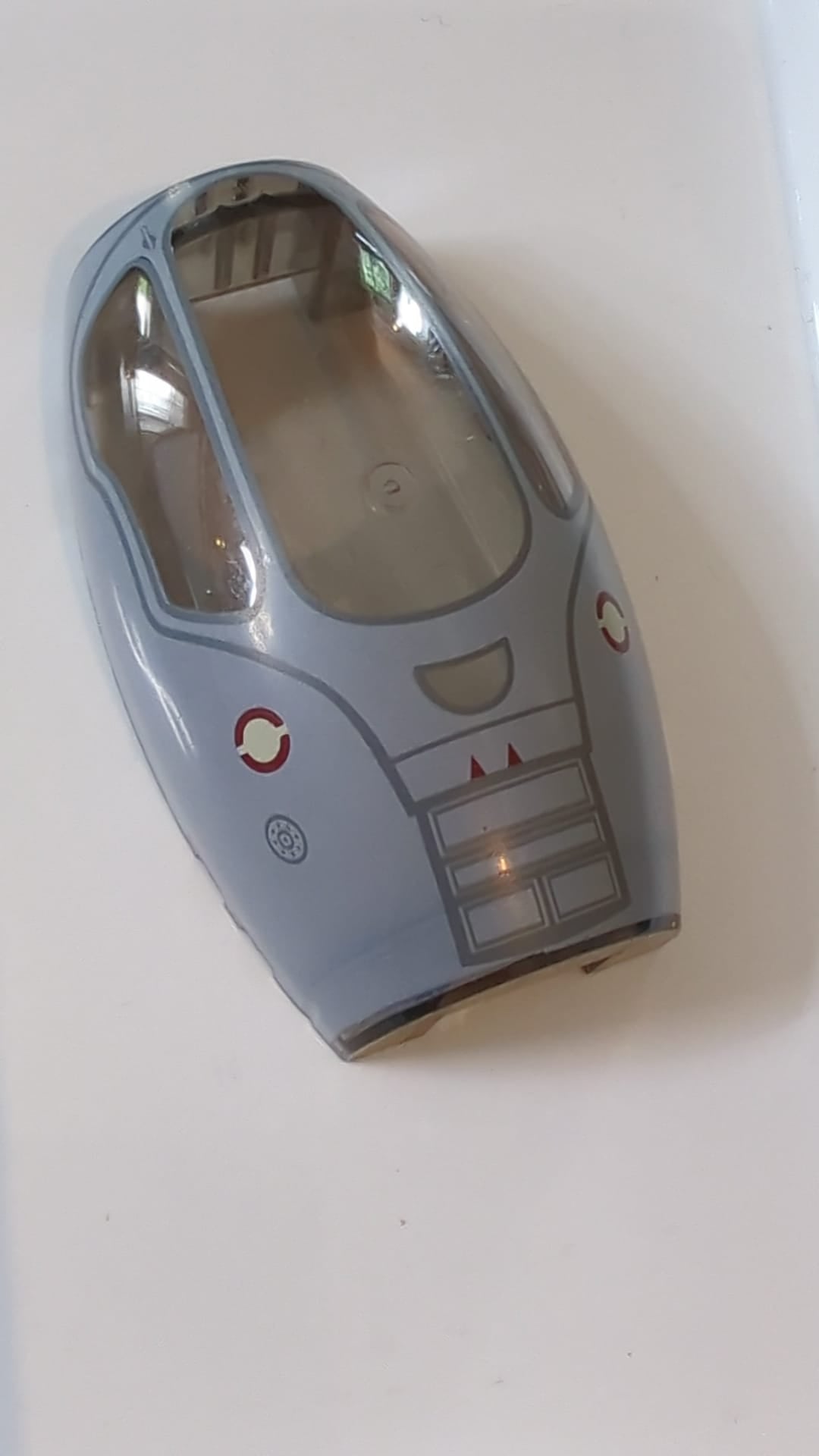 10x6x3 Windschutzscheibe doppelwandig, mit quadratischem Frontausschnitt, hellblaugrauem Jedi-Sternenjäger-Muster, Griff und zwei roten Dreiecken auf der Oberseite transparent braun (alt: schwarz)