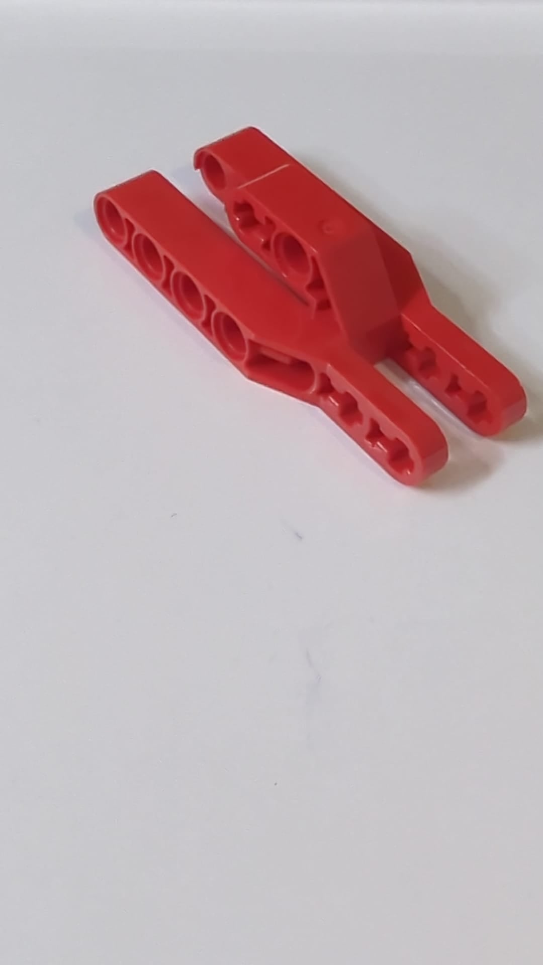 3x7x2 Technik Liftarm Modifizierte Gabel mit 3 Fingern rot