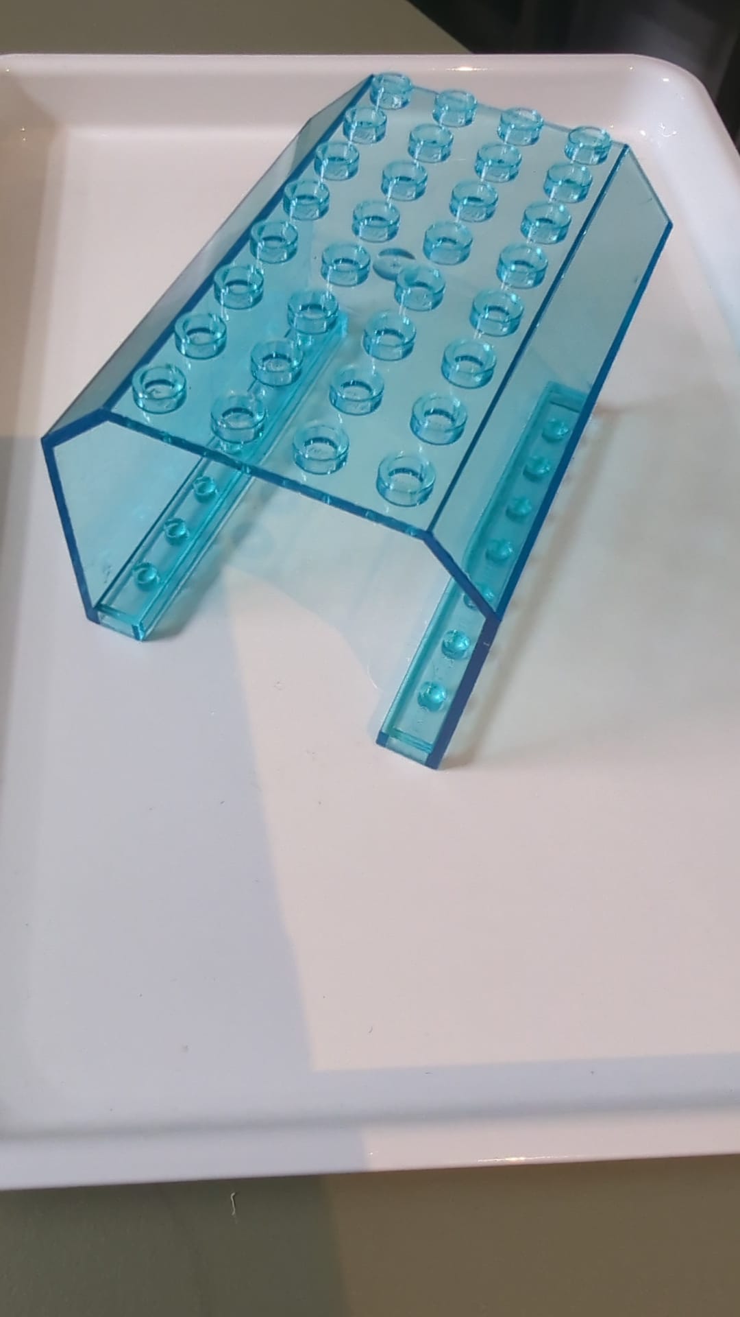 6x8x4 Flugzeugrumpf, mittlerer eckiger oberer Teil transparent hellblau
