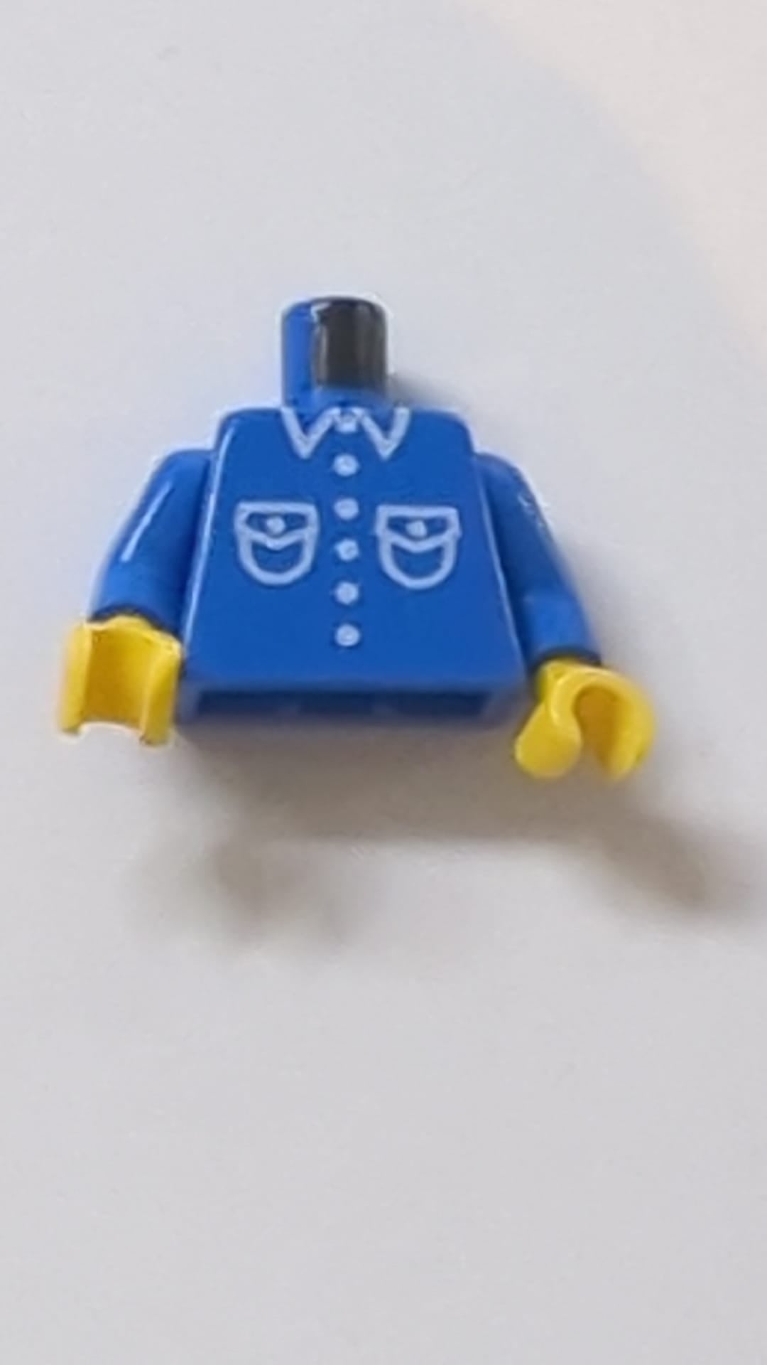 Hemd mit weißem Taschen-, Knopf- und Kragenmuster / Blaue Ärmel / Gelbe Hände blau