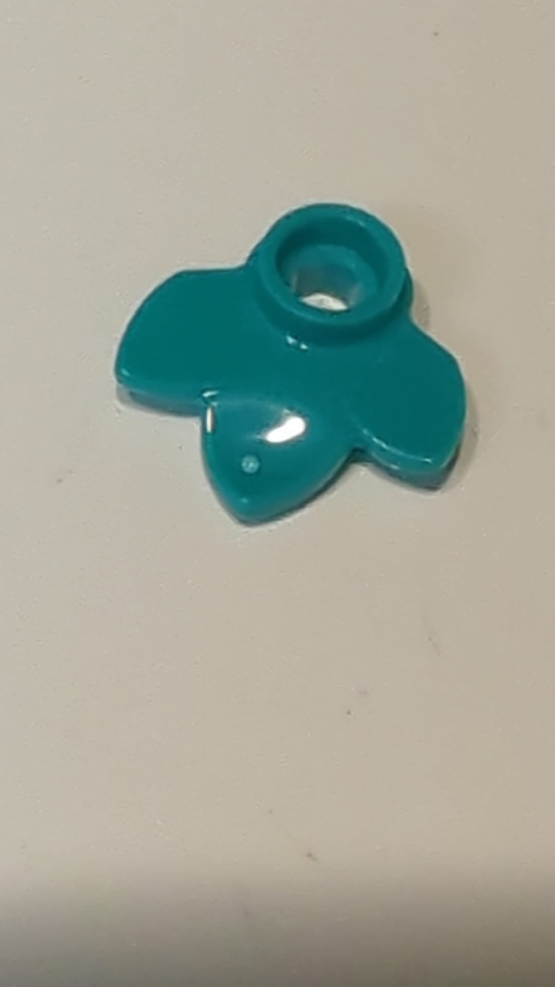 NEU 1 x 1 Pflanzenelement, rund mit 3-lagigen Blättern türkis