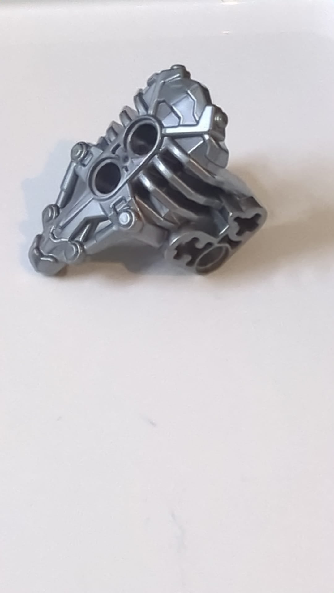 Bionicle Armor Uniter mit 2 Stiftlöchern vorne, Achse und Stiftlöchern an den Seiten pearlsilber
